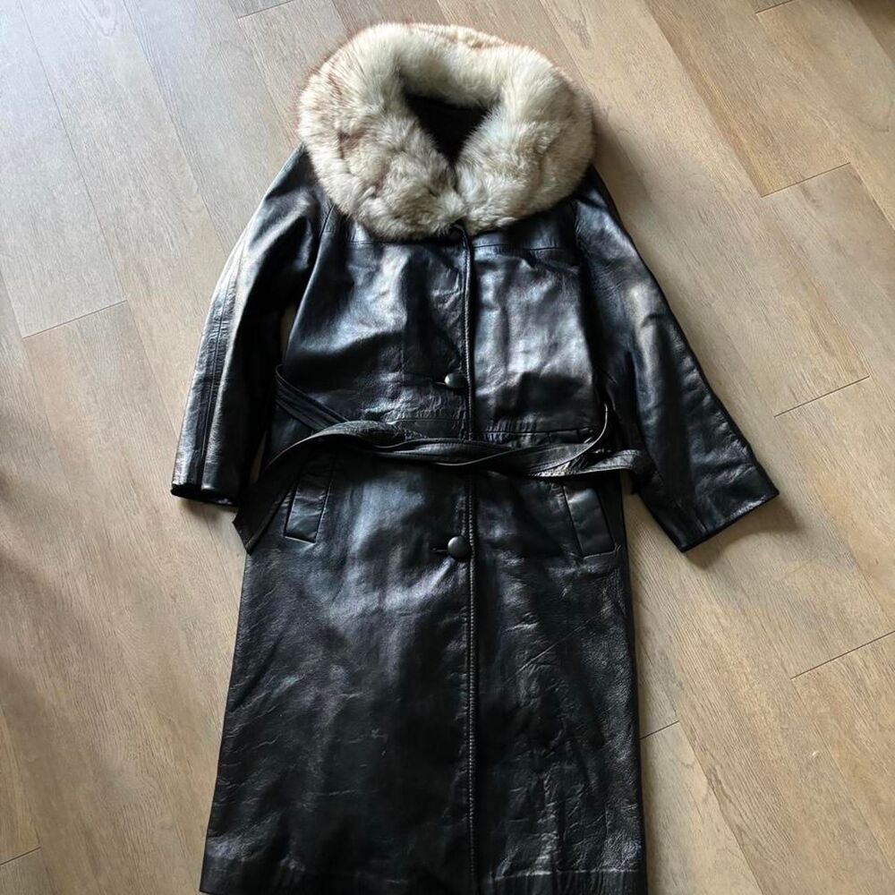 American-vintage Women's Black and Brown Coat